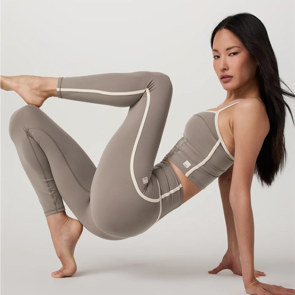 Vuori AllTheFeels™ Corset Legging